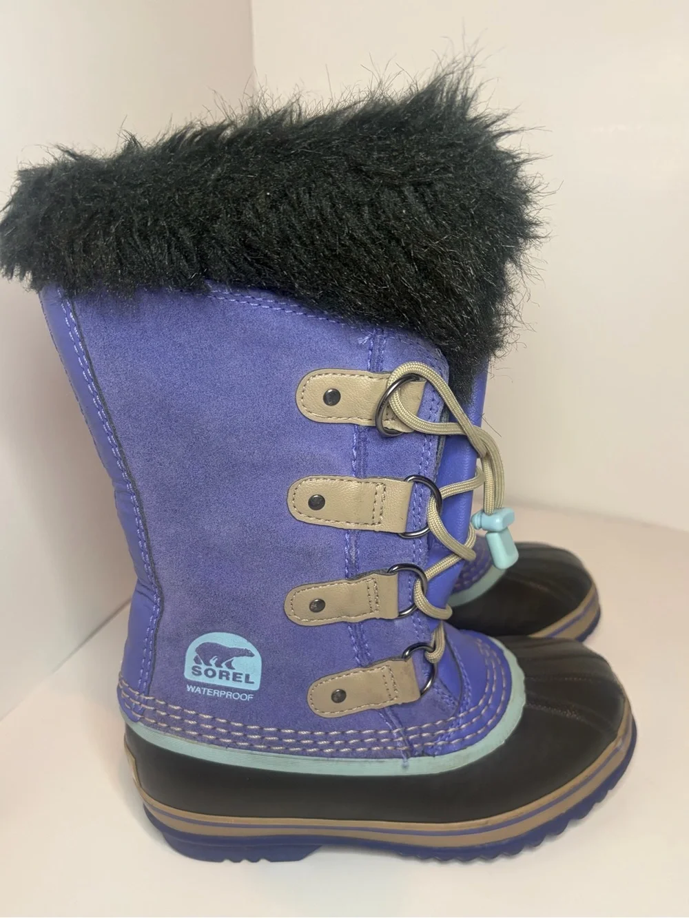 Sorel features joan